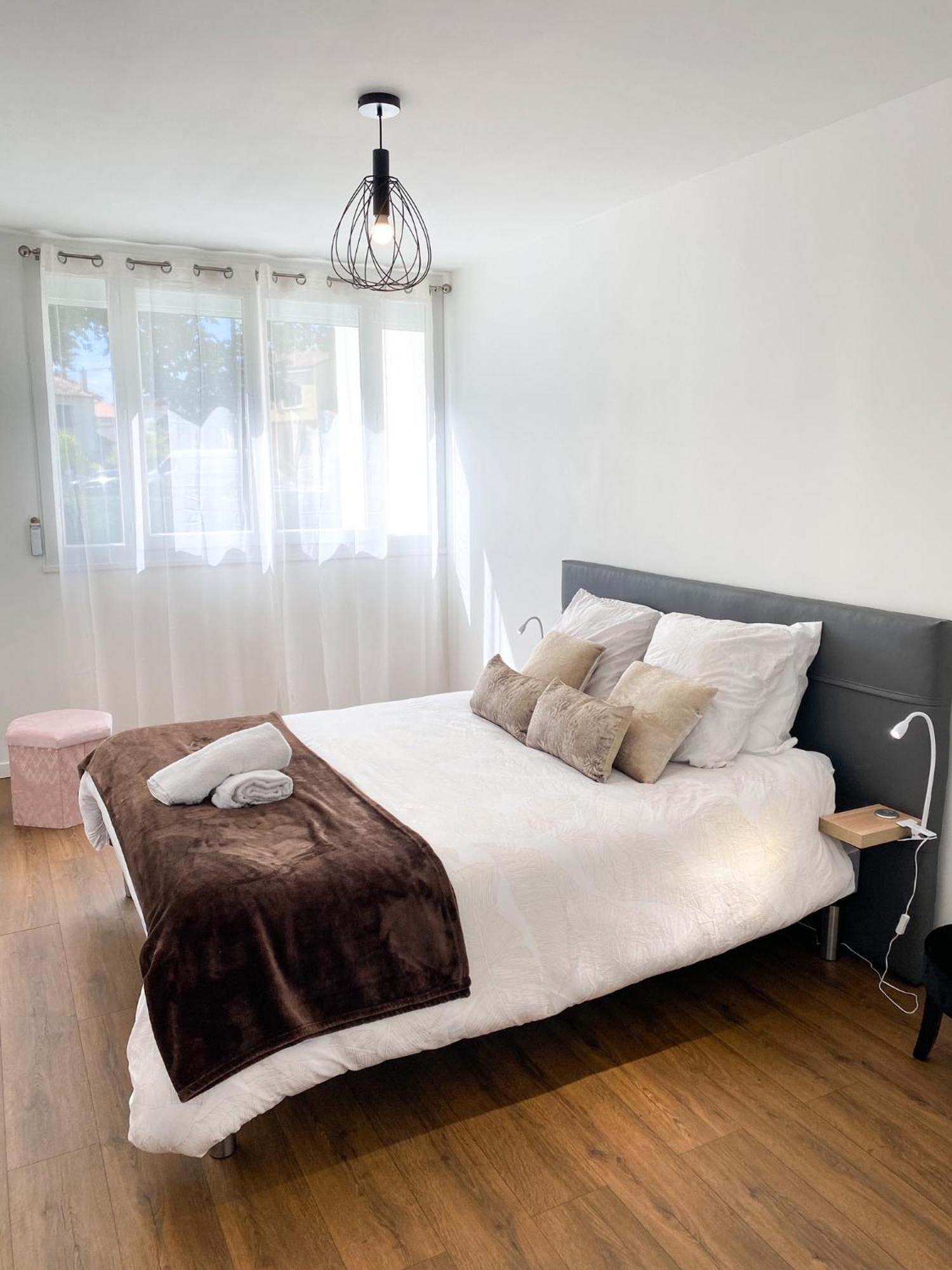 T3 Moderne Avec Balcon Terrasse Et Parking Gratuit Lägenhet Niort Exteriör bild