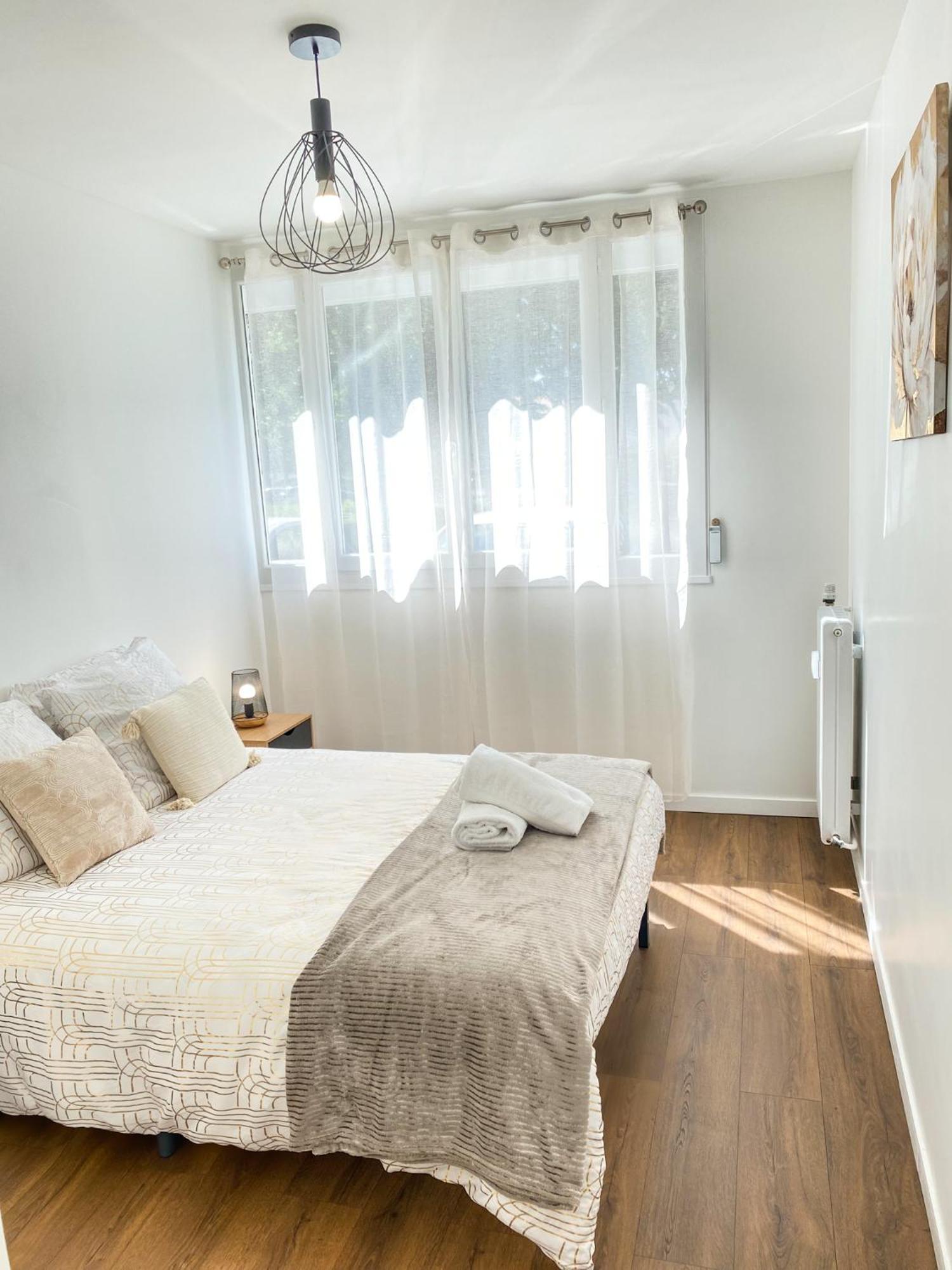 T3 Moderne Avec Balcon Terrasse Et Parking Gratuit Lägenhet Niort Exteriör bild