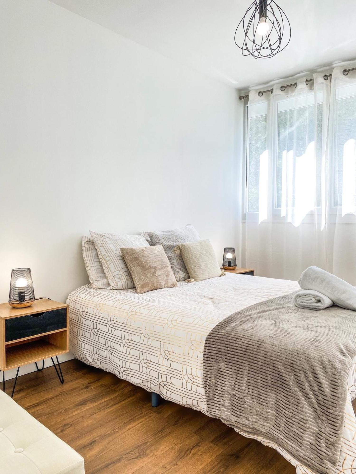 T3 Moderne Avec Balcon Terrasse Et Parking Gratuit Lägenhet Niort Exteriör bild